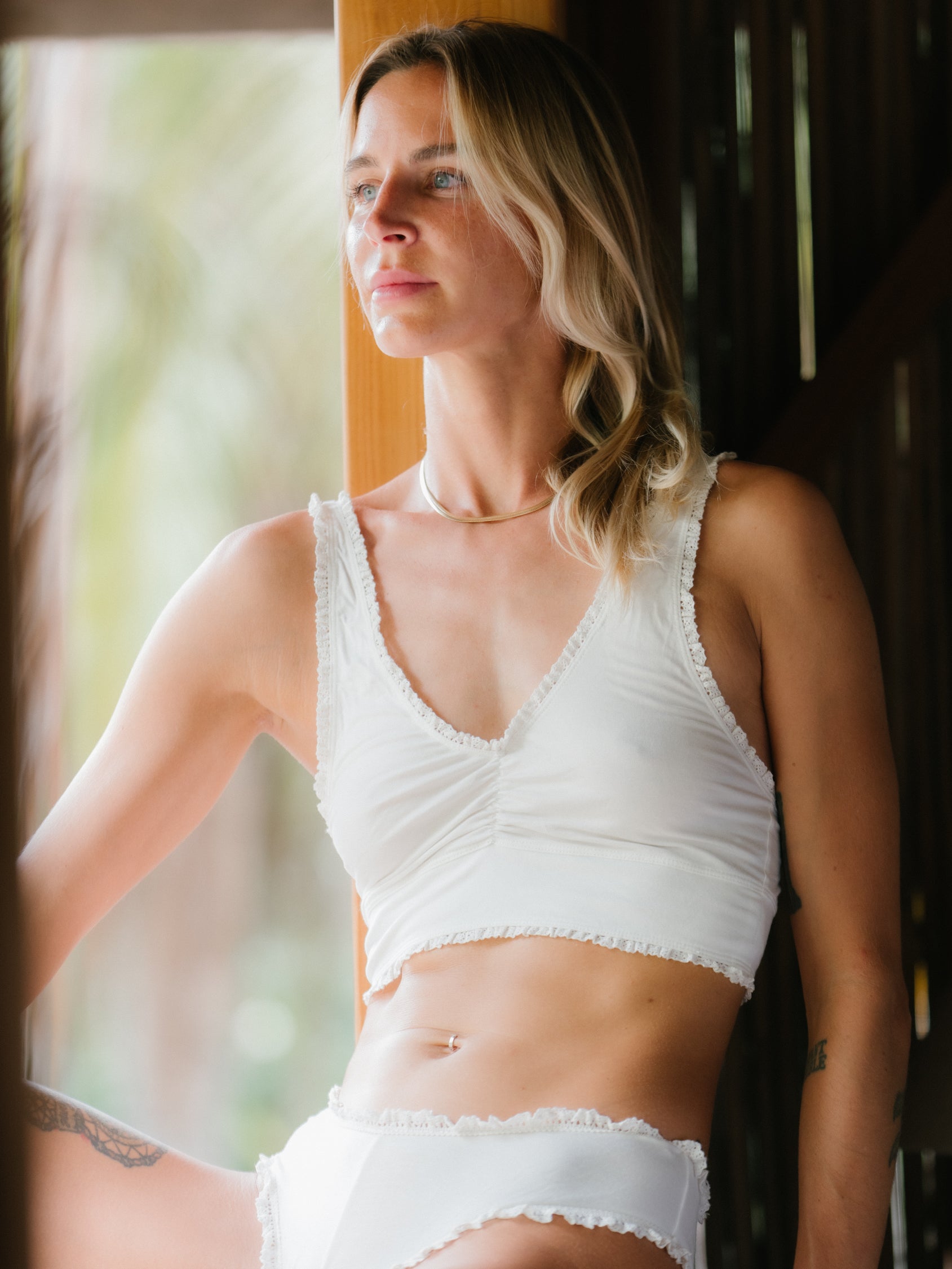 DANCE RUFFLE CROP TOP NATURAL