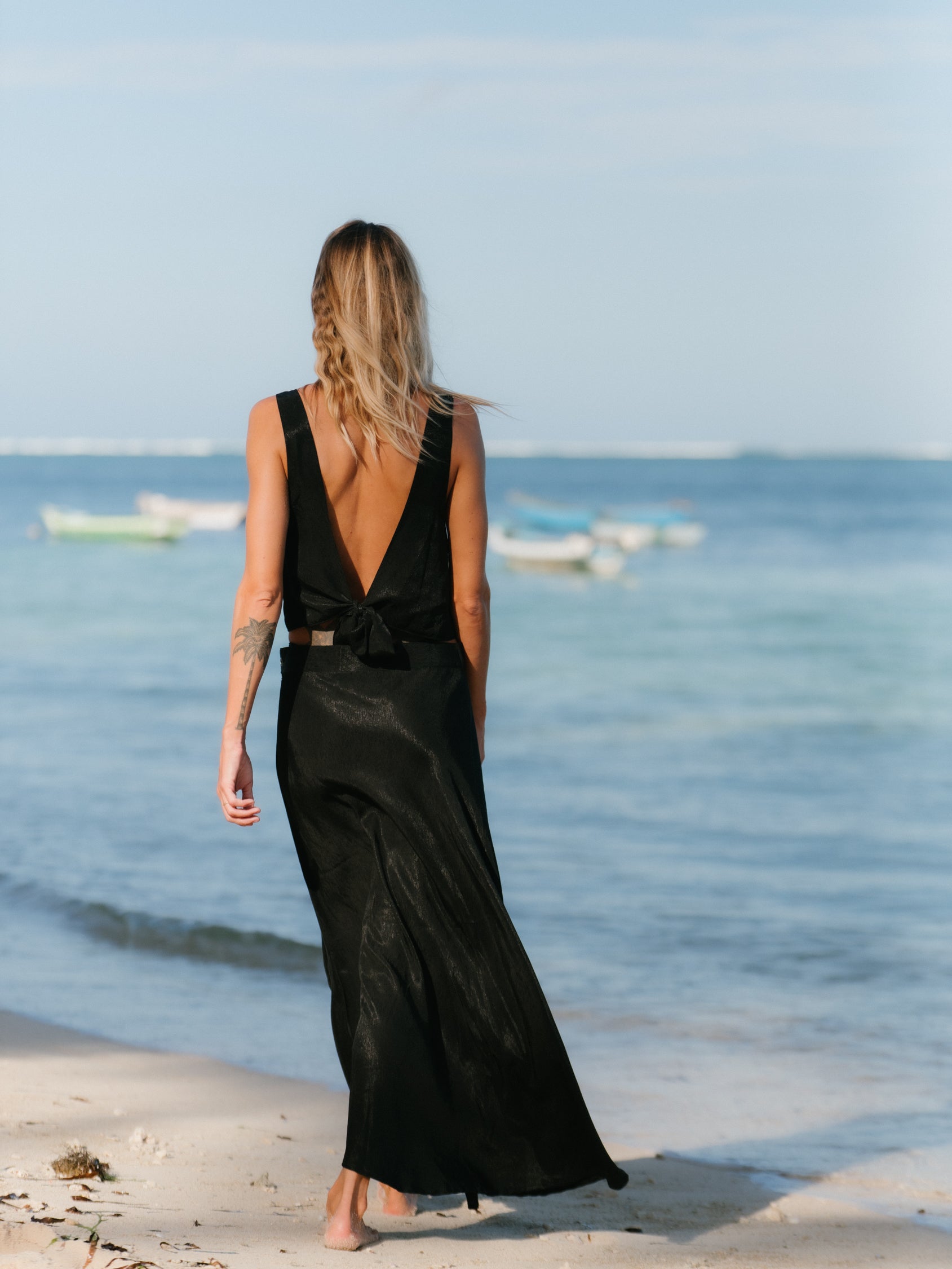 CLASSIC TRIANGLE TOP NERO