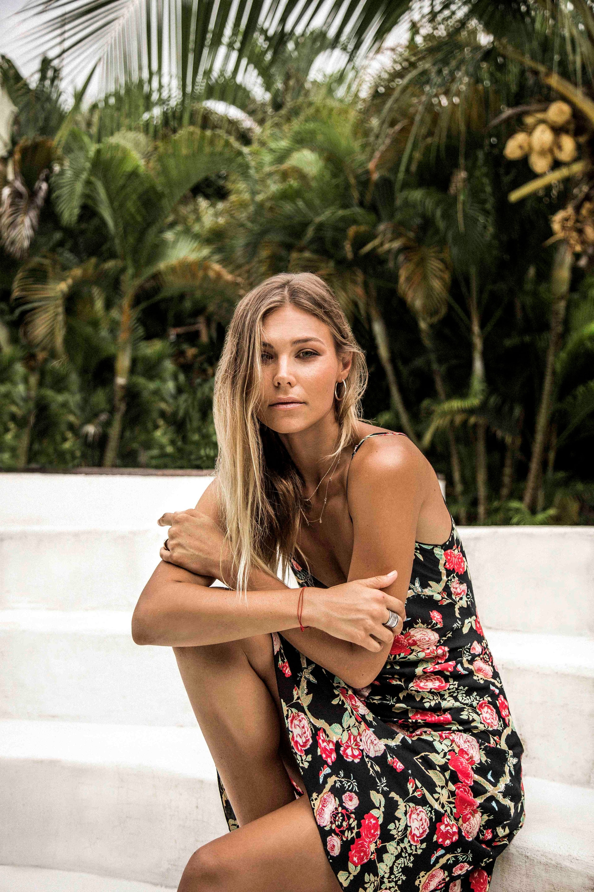 FLIRTY DRESS BLACK FLORAL