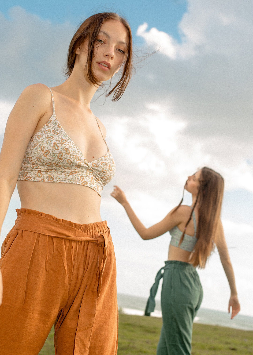 BAMBOO CROP TOP PAISLEY GOLD