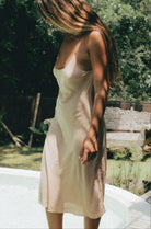 FLIRTY DRESS DUSTY PINK