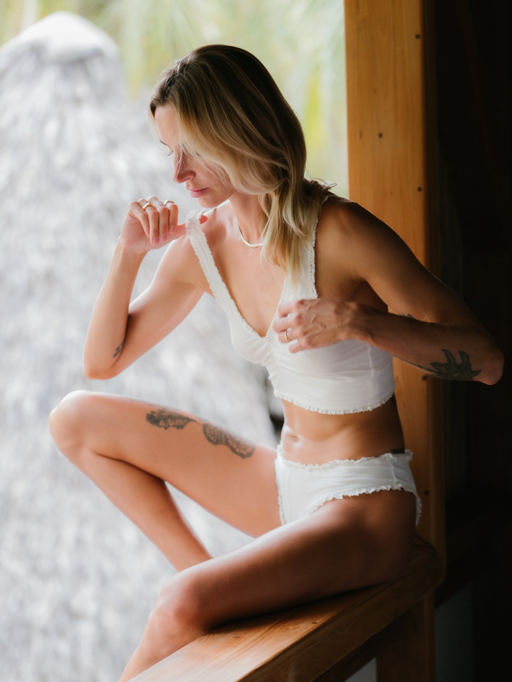 DANCE RUFFLE CROP TOP NATURAL