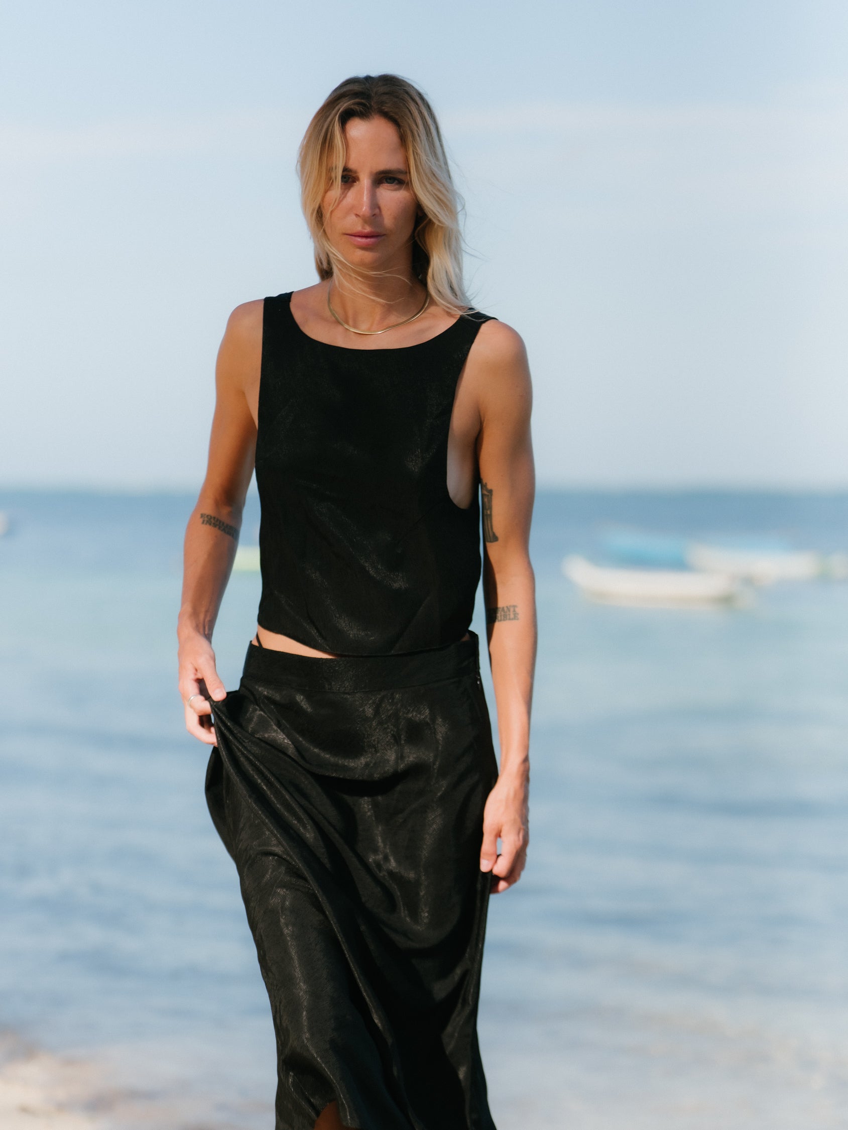 CLASSIC TRIANGLE TOP NERO