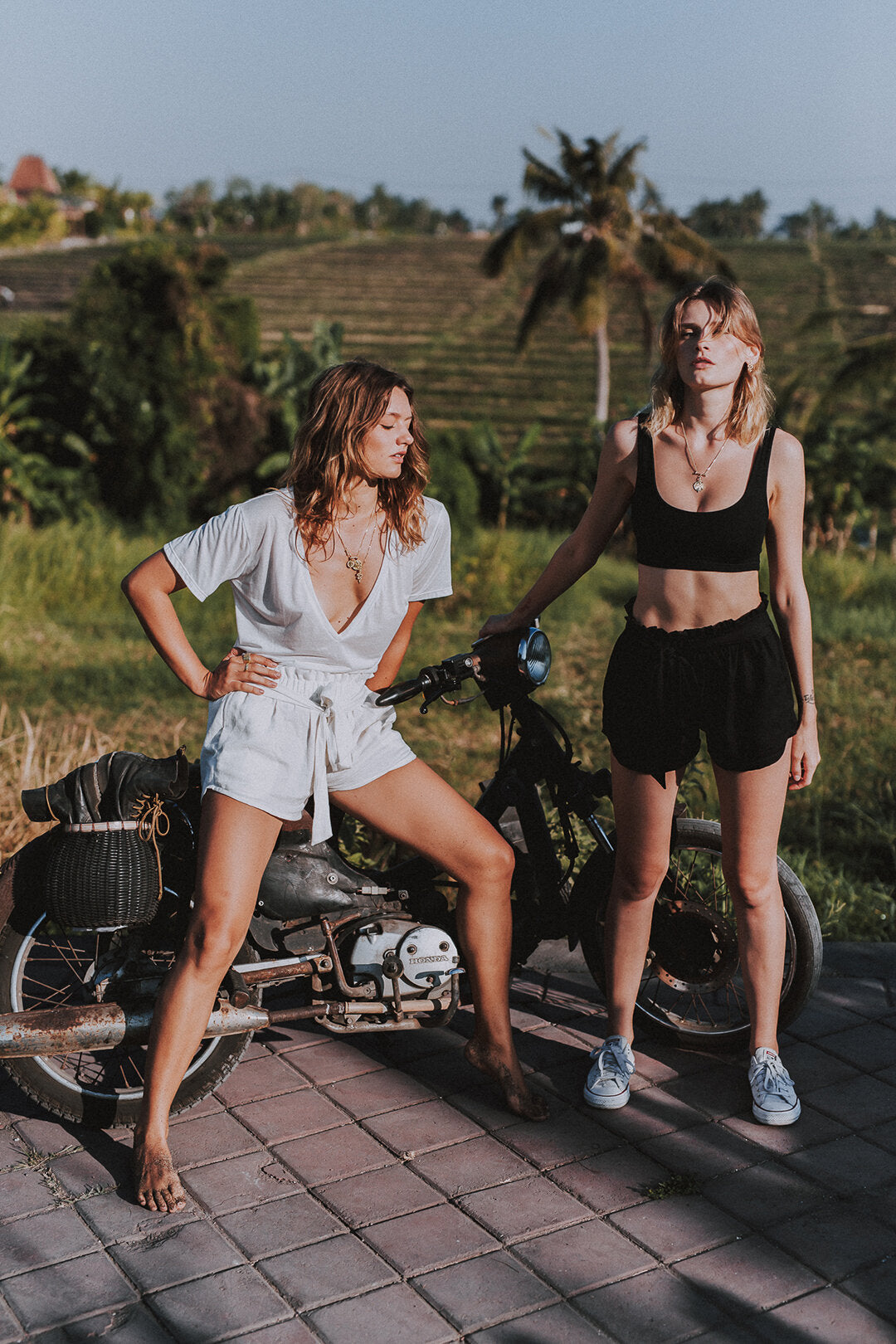 SUNFLOWER SHORT (ECO LINEN) BLACK