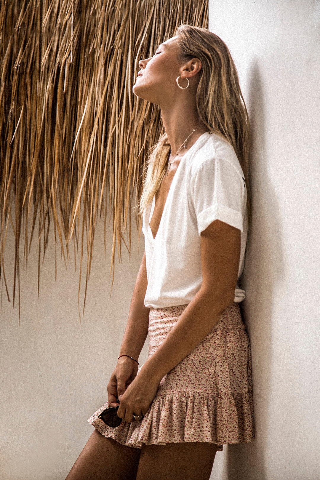 V NECK TEE WHITE
