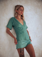 V NECK TEE ARMY